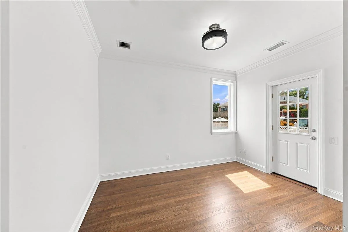 3533 Ropes Avenue, New York, NY, 3 Bedroom Bedrooms, 5 Room Rooms,2 BathroomBathrooms,Residential Lease,For Rent,Ropes,0,1060625 3533 Ropes Avenue, New York, NY, 3 Bedroom Bedrooms, 5 Room Rooms,2 BathroomBathrooms,Residential Lease,For Rent,Ropes,0,1060625