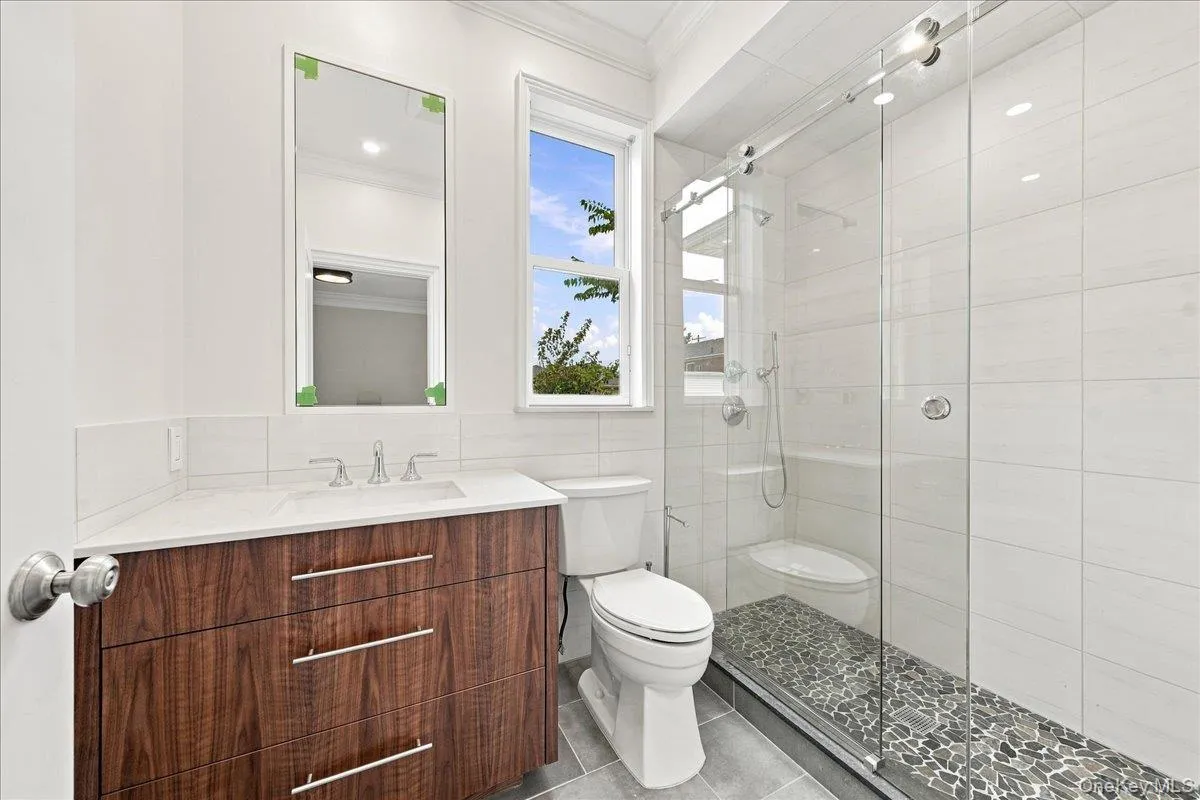 3533 Ropes Avenue, New York, NY, 3 Bedroom Bedrooms, 5 Room Rooms,2 BathroomBathrooms,Residential Lease,For Rent,Ropes,0,1060625 3533 Ropes Avenue, New York, NY, 3 Bedroom Bedrooms, 5 Room Rooms,2 BathroomBathrooms,Residential Lease,For Rent,Ropes,0,1060625