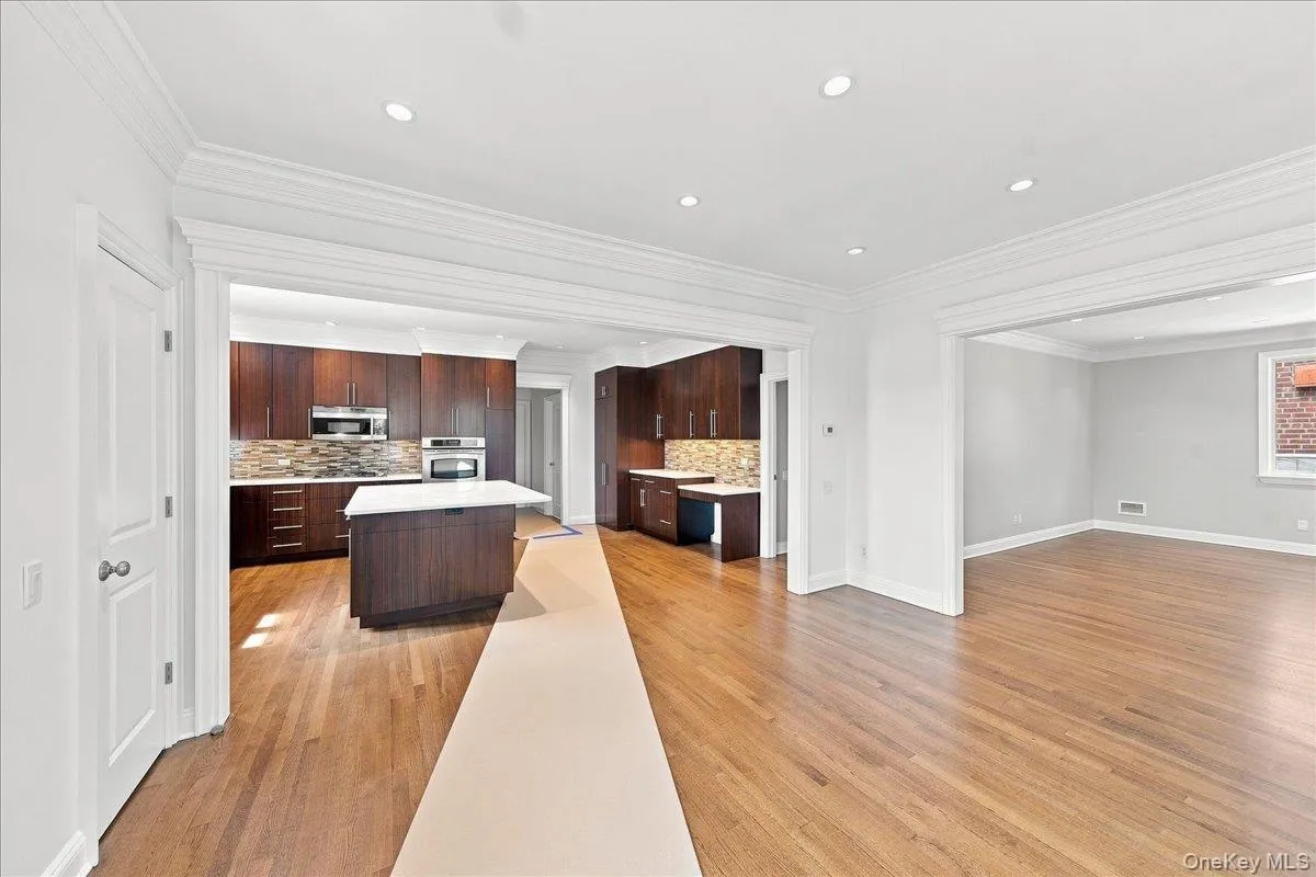 3533 Ropes Avenue, New York, NY, 3 Bedroom Bedrooms, 5 Room Rooms,2 BathroomBathrooms,Residential Lease,For Rent,Ropes,0,1060625 3533 Ropes Avenue, New York, NY, 3 Bedroom Bedrooms, 5 Room Rooms,2 BathroomBathrooms,Residential Lease,For Rent,Ropes,0,1060625