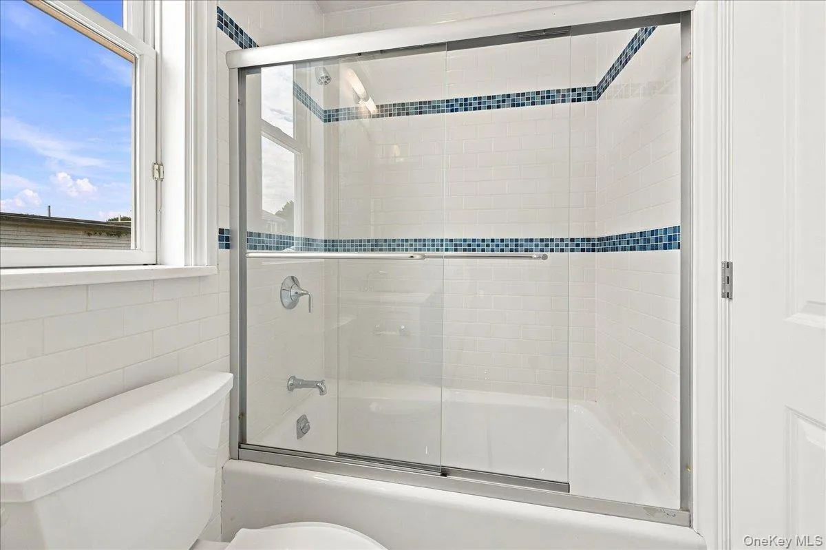 3533 Ropes Avenue, New York, NY, 3 Bedroom Bedrooms, 5 Room Rooms,2 BathroomBathrooms,Residential Lease,For Rent,Ropes,0,1060625 3533 Ropes Avenue, New York, NY, 3 Bedroom Bedrooms, 5 Room Rooms,2 BathroomBathrooms,Residential Lease,For Rent,Ropes,0,1060625