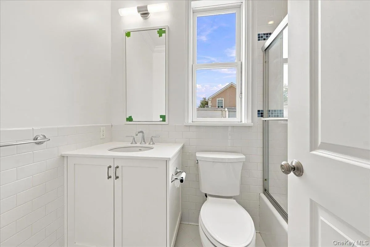 3533 Ropes Avenue, New York, NY, 3 Bedroom Bedrooms, 5 Room Rooms,2 BathroomBathrooms,Residential Lease,For Rent,Ropes,0,1060625 3533 Ropes Avenue, New York, NY, 3 Bedroom Bedrooms, 5 Room Rooms,2 BathroomBathrooms,Residential Lease,For Rent,Ropes,0,1060625