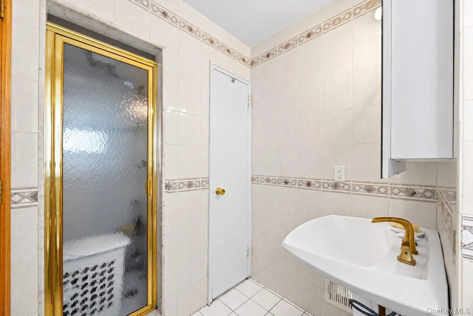 81 Avondale Road, Yonkers, NY, 4 Bedrooms Bedrooms, 12 Rooms Rooms,3 BathroomsBathrooms,Residential,For Rent,Avondale,0,1060631 81 Avondale Road, Yonkers, NY, 4 Bedrooms Bedrooms, 12 Rooms Rooms,3 BathroomsBathrooms,Residential,For Rent,Avondale,0,1060631