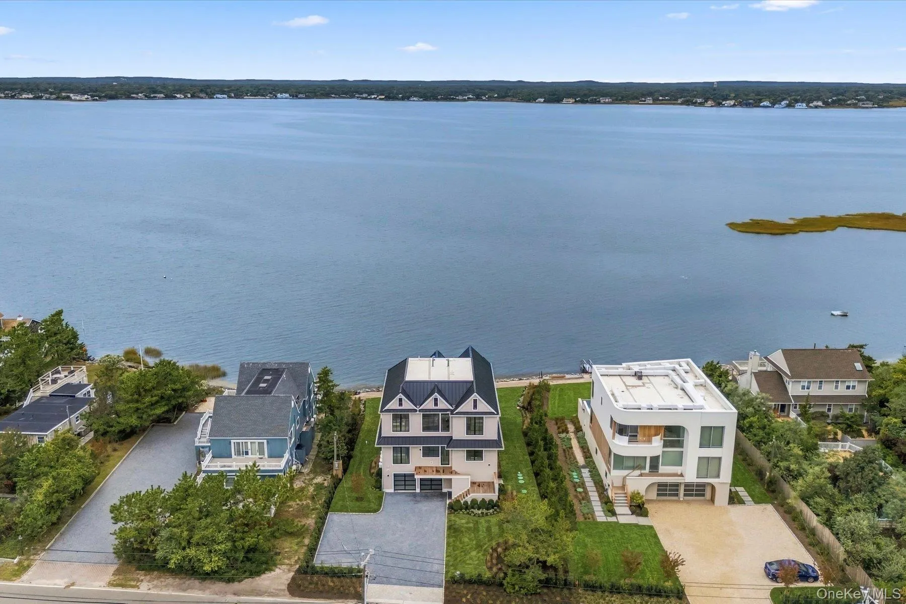 498 Dune Road, Southampton, New York 11978