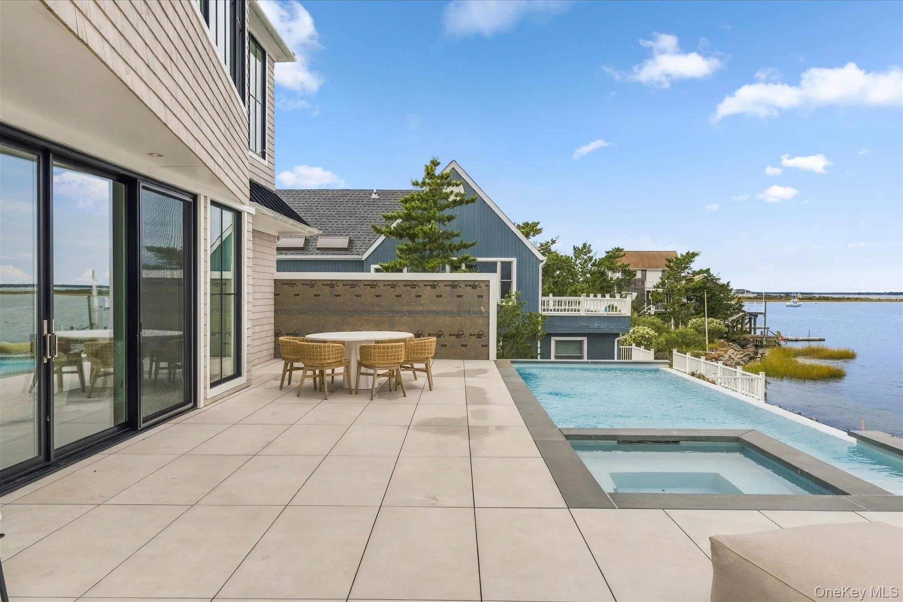 498 Dune Road, Southampton, New York 11978