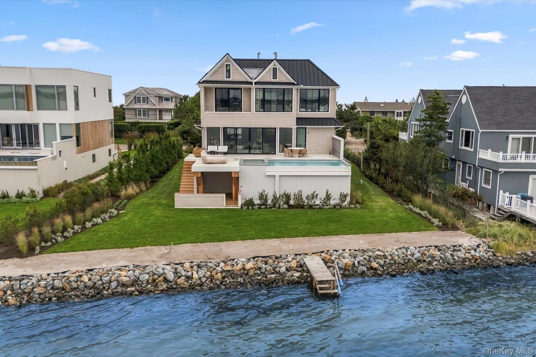 498 Dune Road, Southampton, New York 11978