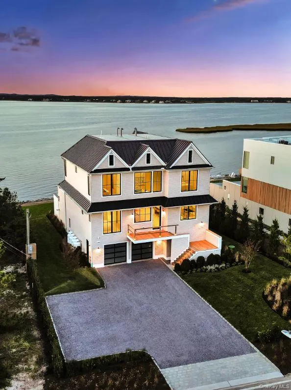 498 Dune Road, Southampton, New York 11978