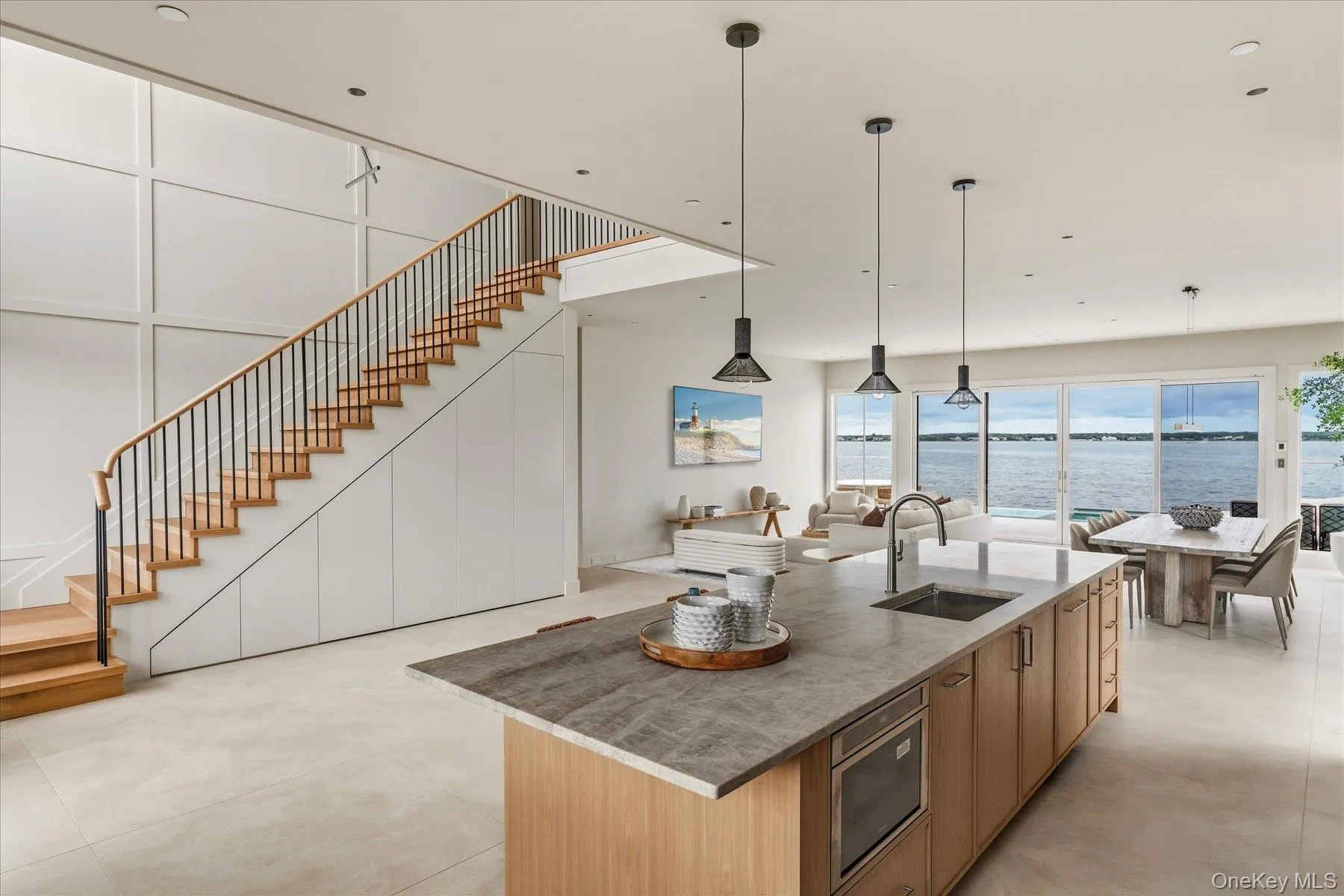 498 Dune Road, Southampton, New York 11978