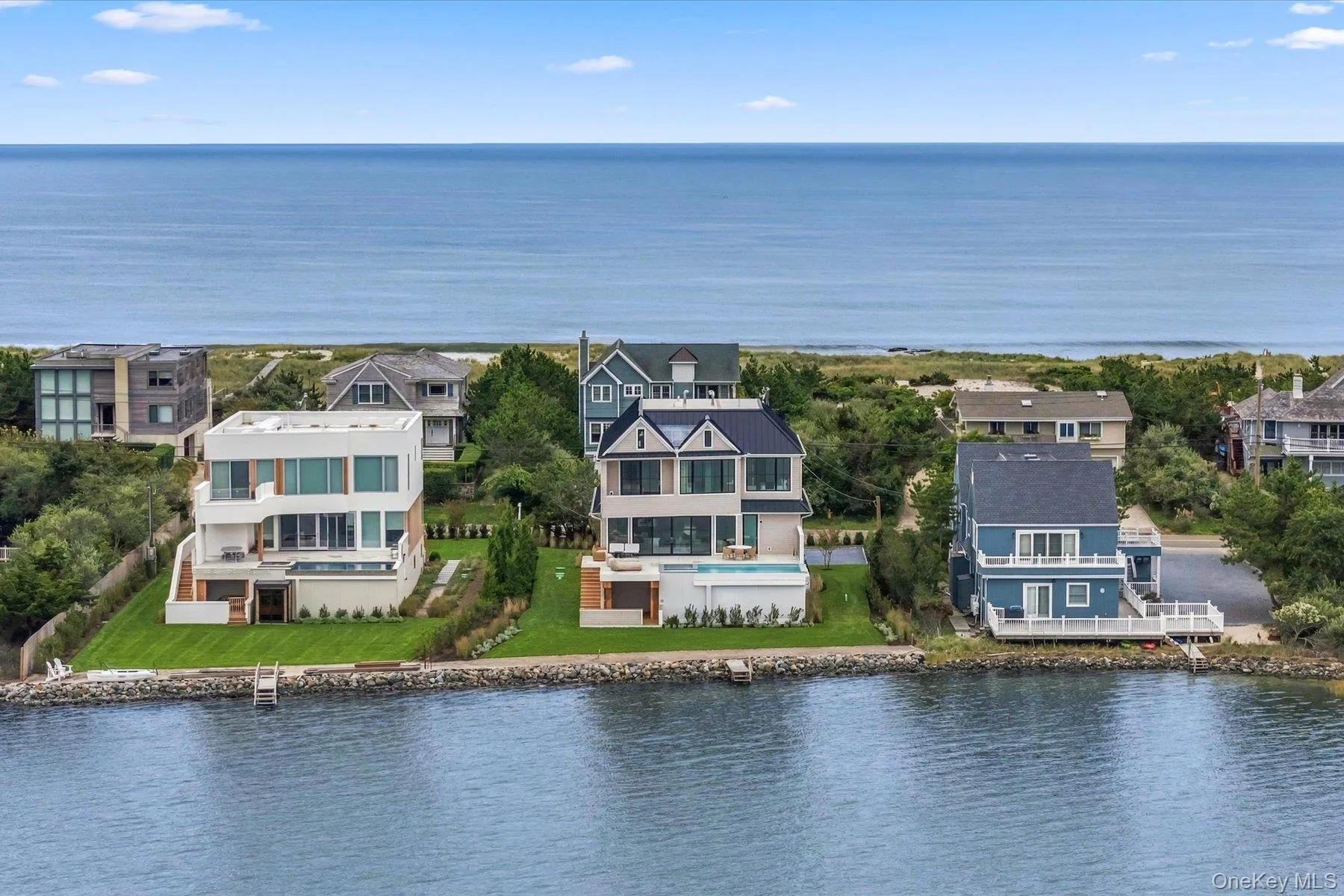 498 Dune Road, Southampton, New York 11978
