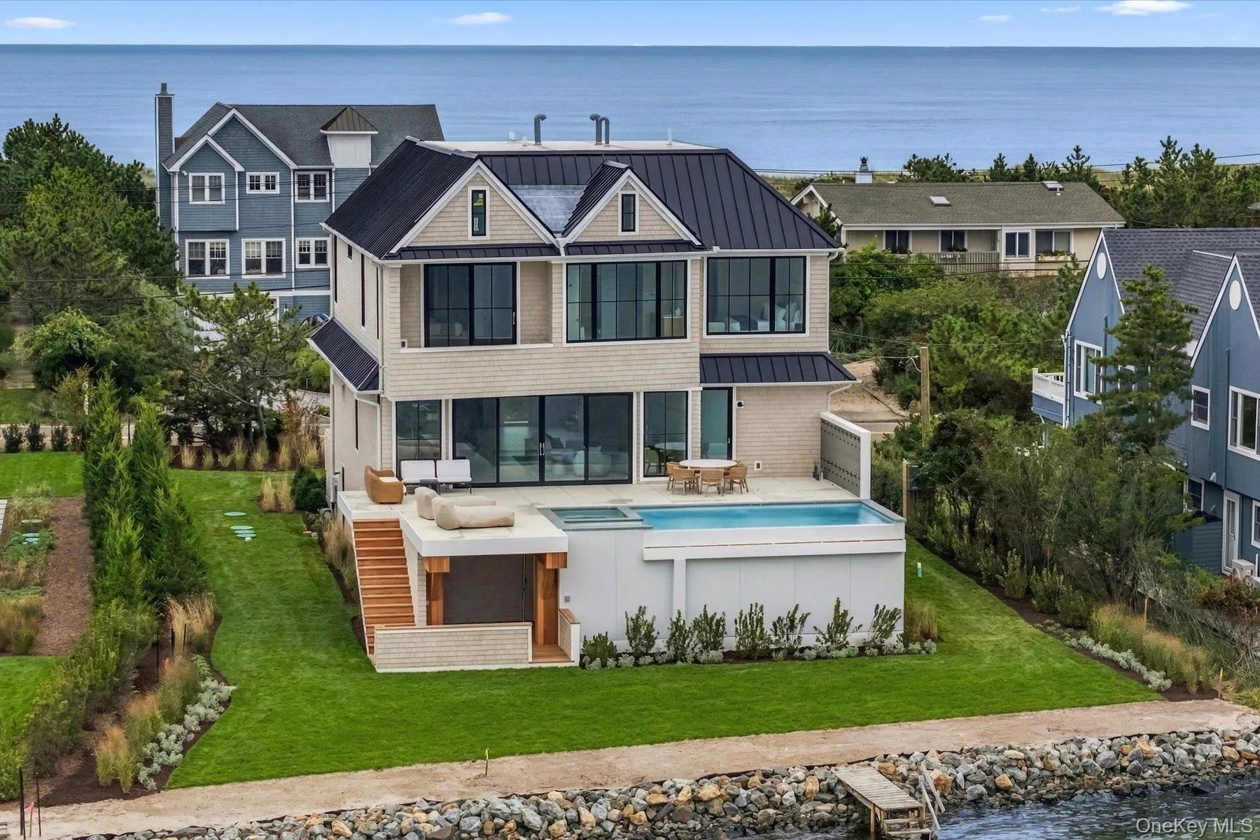 498 Dune Road, Southampton, New York 11978