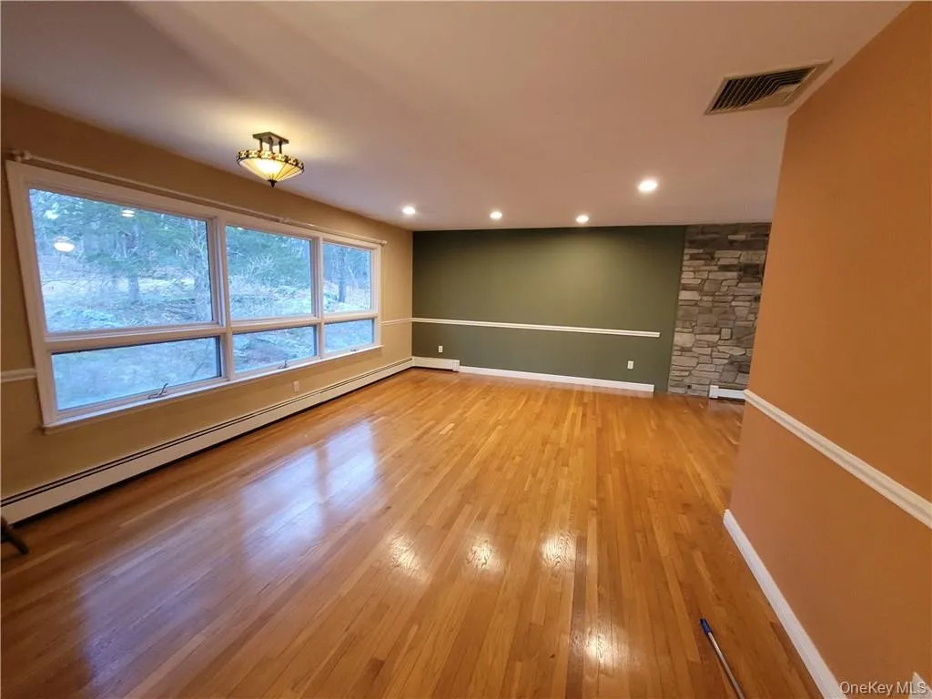 7 Cromwell Road, Monroe, NY, 3 Bedroom Bedrooms, 8 Room Rooms,2 BathroomBathrooms,Residential Lease,For Rent,Cromwell,0,1060639 7 Cromwell Road, Monroe, NY, 3 Bedroom Bedrooms, 8 Room Rooms,2 BathroomBathrooms,Residential Lease,For Rent,Cromwell,0,1060639