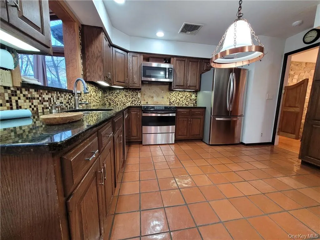 7 Cromwell Road, Monroe, NY, 3 Bedroom Bedrooms, 8 Room Rooms,2 BathroomBathrooms,Residential Lease,For Rent,Cromwell,0,1060639 7 Cromwell Road, Monroe, NY, 3 Bedroom Bedrooms, 8 Room Rooms,2 BathroomBathrooms,Residential Lease,For Rent,Cromwell,0,1060639