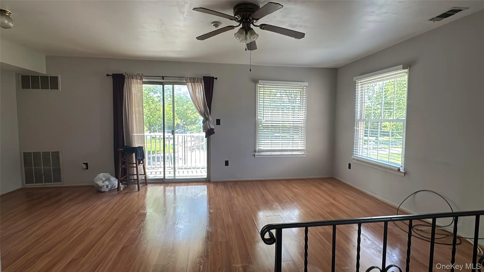 9 Fairview Circle, Brookhaven, NY, 2 Bedrooms Bedrooms, 6 Rooms Rooms,1 BathroomBathrooms,Residential Lease,For Rent,Fairview,0,1060642 9 Fairview Circle, Brookhaven, NY, 2 Bedrooms Bedrooms, 6 Rooms Rooms,1 BathroomBathrooms,Residential Lease,For Rent,Fairview,0,1060642