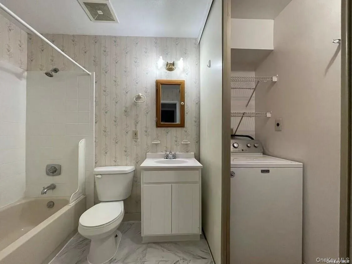 9 Fairview Circle, Brookhaven, NY, 2 Bedrooms Bedrooms, 6 Rooms Rooms,1 BathroomBathrooms,Residential Lease,For Rent,Fairview,0,1060642 9 Fairview Circle, Brookhaven, NY, 2 Bedrooms Bedrooms, 6 Rooms Rooms,1 BathroomBathrooms,Residential Lease,For Rent,Fairview,0,1060642