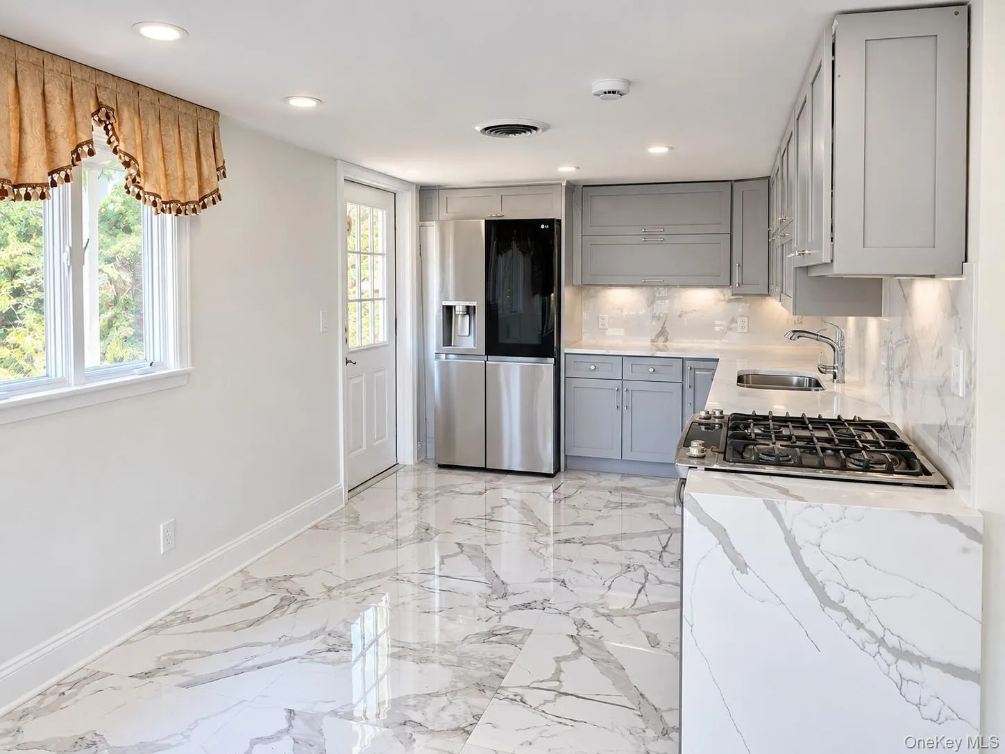13 Shore Drive, Wallkill, NY, 4 Bedrooms Bedrooms, 10 Rooms Rooms,2 BathroomsBathrooms,Residential,For Rent,Shore,0,1060643 13 Shore Drive, Wallkill, NY, 4 Bedrooms Bedrooms, 10 Rooms Rooms,2 BathroomsBathrooms,Residential,For Rent,Shore,0,1060643