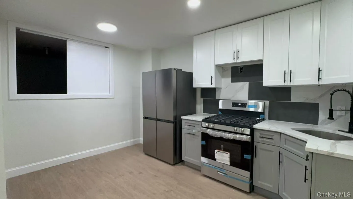 4521 Robinson Street, New York, NY, 3 Bedroom Bedrooms, 6 Room Rooms,2 BathroomBathrooms,Residential Lease,For Rent,Robinson,0,1060646 4521 Robinson Street, New York, NY, 3 Bedroom Bedrooms, 6 Room Rooms,2 BathroomBathrooms,Residential Lease,For Rent,Robinson,0,1060646