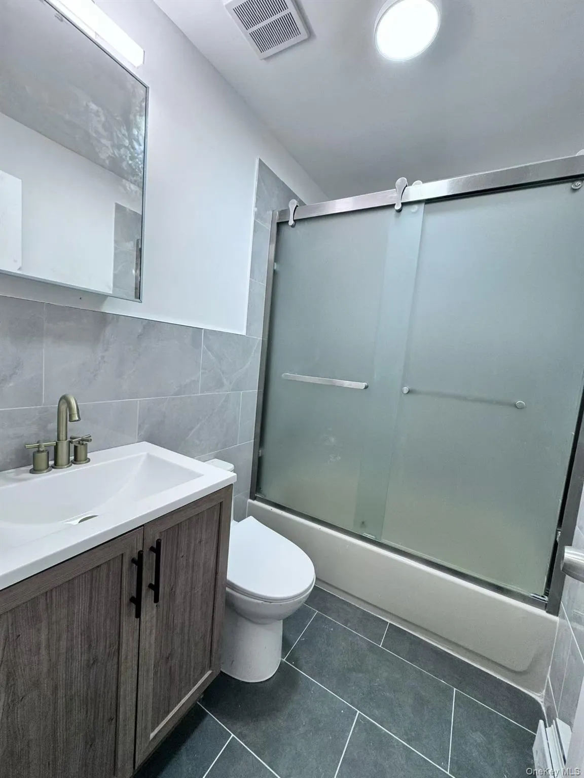 4521 Robinson Street, New York, NY, 3 Bedroom Bedrooms, 6 Room Rooms,2 BathroomBathrooms,Residential Lease,For Rent,Robinson,0,1060646 4521 Robinson Street, New York, NY, 3 Bedroom Bedrooms, 6 Room Rooms,2 BathroomBathrooms,Residential Lease,For Rent,Robinson,0,1060646