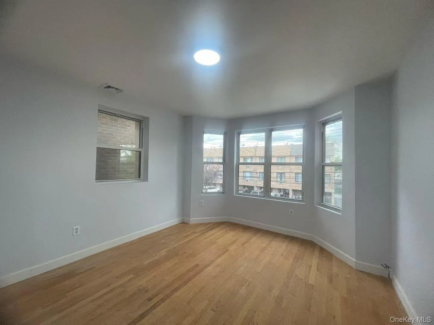 14916 Barclay Avenue, New York, NY, 3 Bedroom Bedrooms, 6 Room Rooms,2 BathroomBathrooms,Residential Lease,For Rent,Barclay,0,1060653 14916 Barclay Avenue, New York, NY, 3 Bedroom Bedrooms, 6 Room Rooms,2 BathroomBathrooms,Residential Lease,For Rent,Barclay,0,1060653