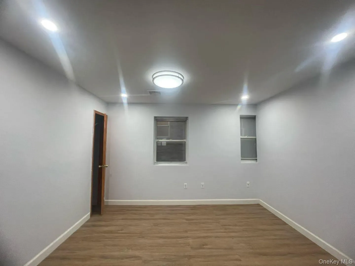 14916 Barclay Avenue, New York, NY, 3 Bedroom Bedrooms, 6 Room Rooms,2 BathroomBathrooms,Residential Lease,For Rent,Barclay,0,1060653 14916 Barclay Avenue, New York, NY, 3 Bedroom Bedrooms, 6 Room Rooms,2 BathroomBathrooms,Residential Lease,For Rent,Barclay,0,1060653
