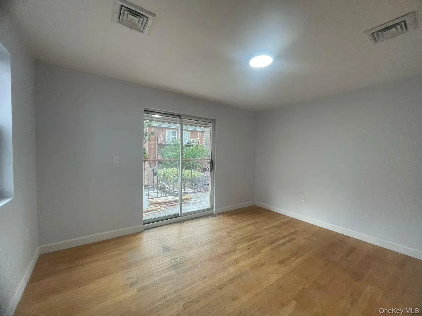 14916 Barclay Avenue, New York, NY, 3 Bedroom Bedrooms, 6 Room Rooms,2 BathroomBathrooms,Residential Lease,For Rent,Barclay,0,1060653 14916 Barclay Avenue, New York, NY, 3 Bedroom Bedrooms, 6 Room Rooms,2 BathroomBathrooms,Residential Lease,For Rent,Barclay,0,1060653