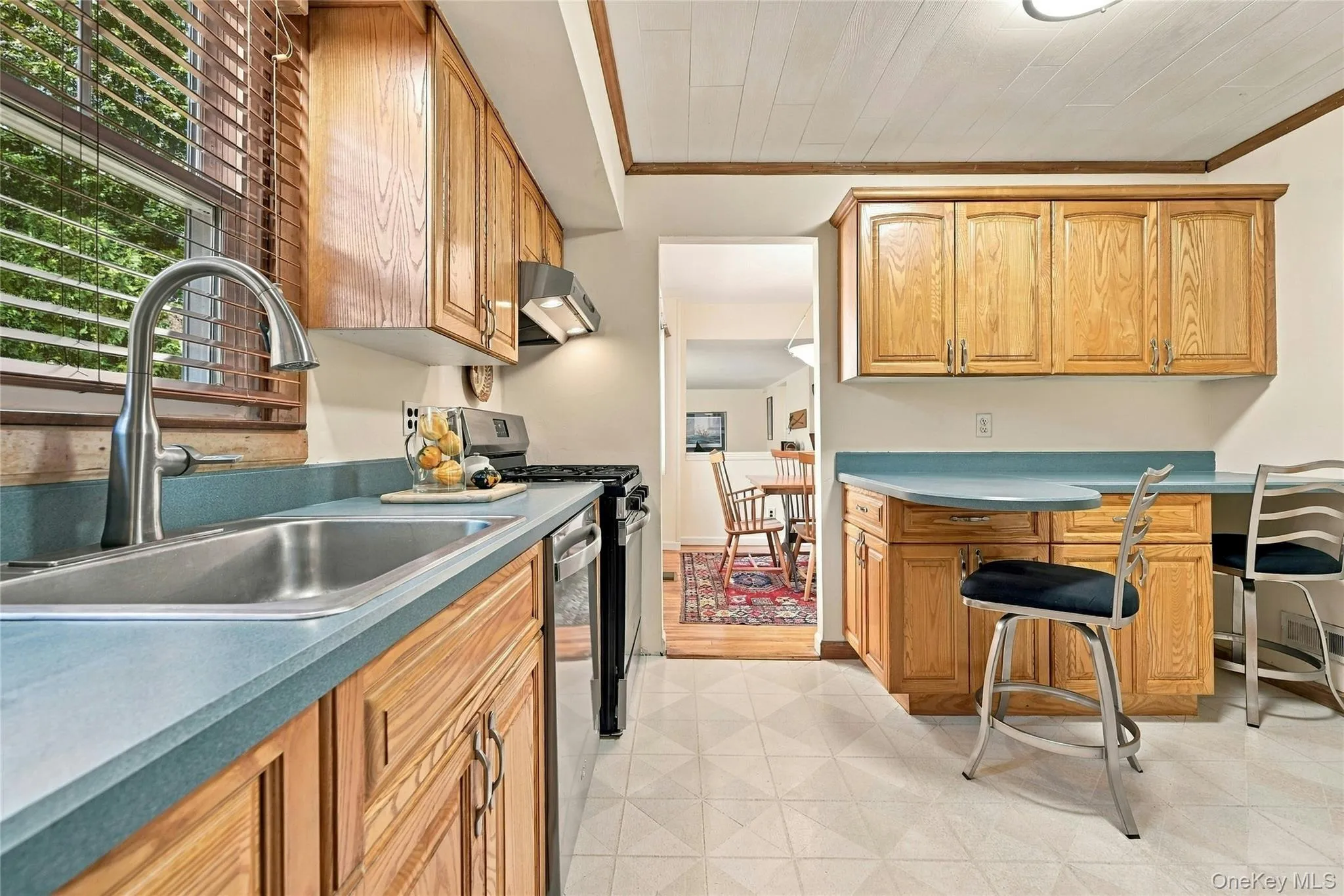 2 Milburn Lane, Huntington, NY, 4 Bedrooms Bedrooms, 8 Rooms Rooms,2 BathroomsBathrooms,Residential,For Rent,Milburn,0,1060672 2 Milburn Lane, Huntington, NY, 4 Bedrooms Bedrooms, 8 Rooms Rooms,2 BathroomsBathrooms,Residential,For Rent,Milburn,0,1060672