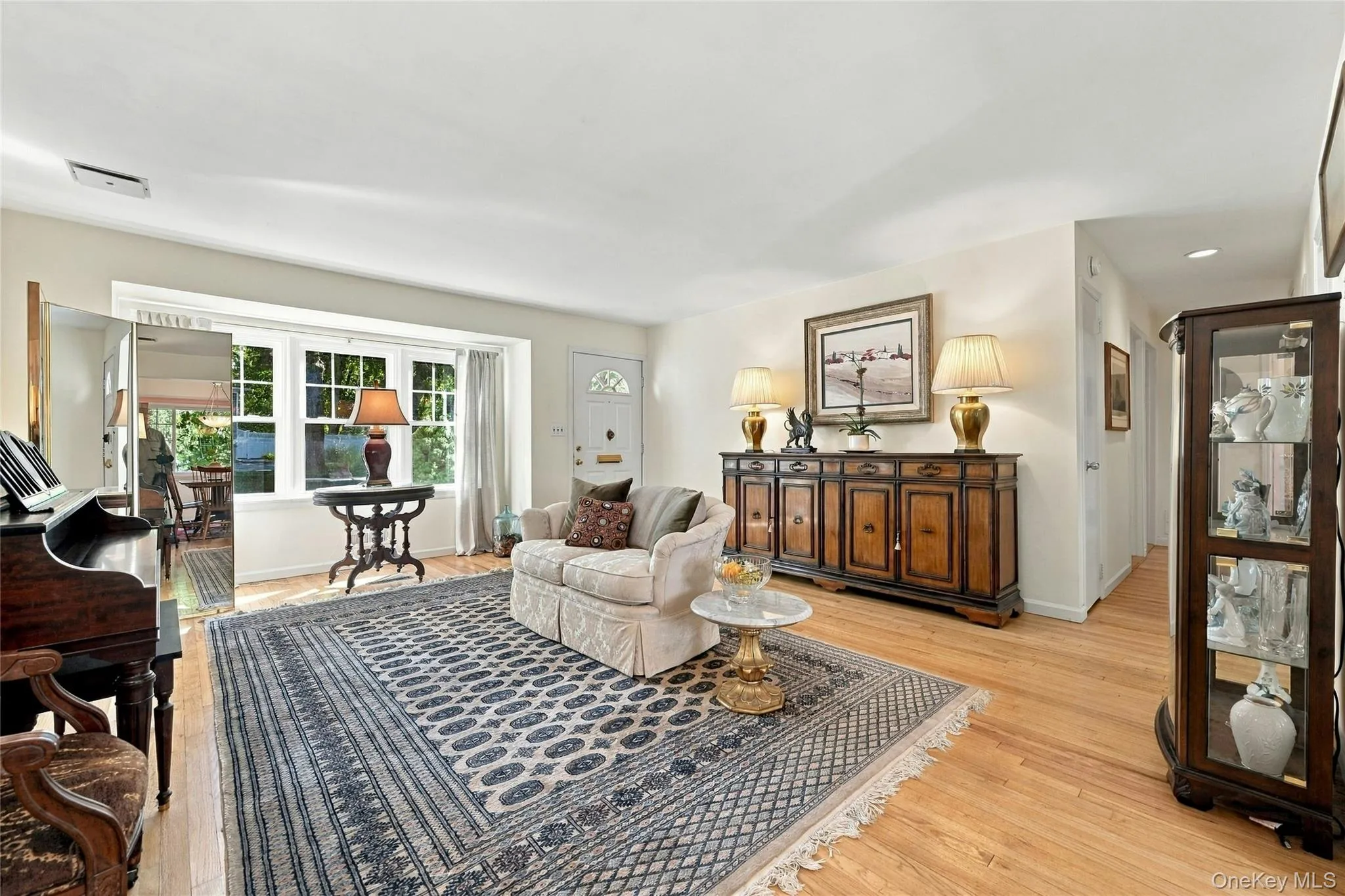 2 Milburn Lane, Huntington, NY, 4 Bedrooms Bedrooms, 8 Rooms Rooms,2 BathroomsBathrooms,Residential,For Rent,Milburn,0,1060672 2 Milburn Lane, Huntington, NY, 4 Bedrooms Bedrooms, 8 Rooms Rooms,2 BathroomsBathrooms,Residential,For Rent,Milburn,0,1060672