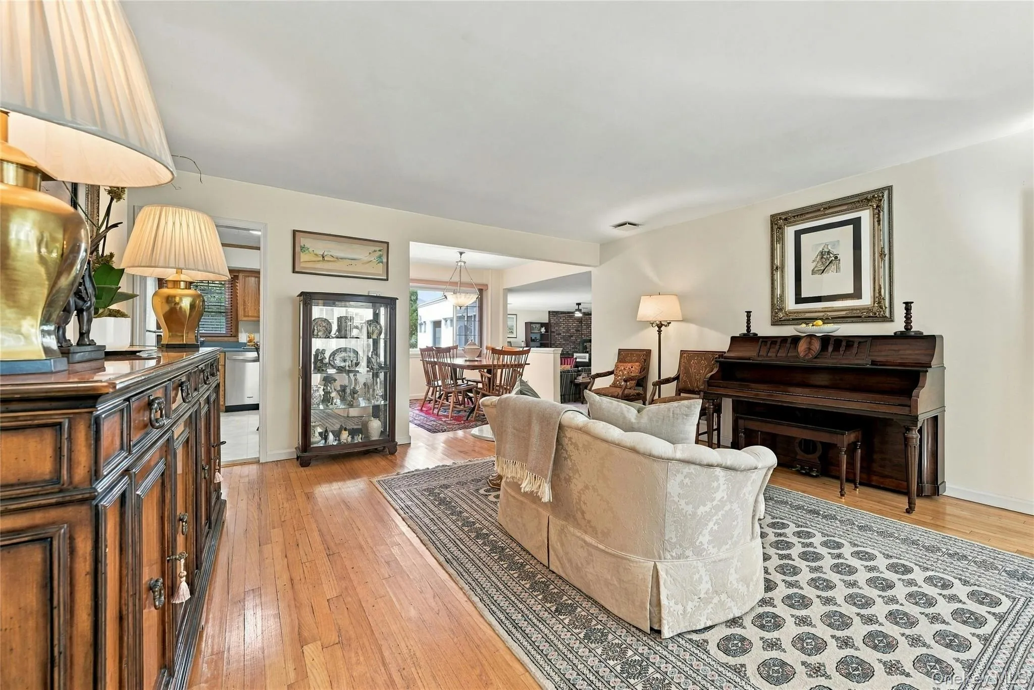 2 Milburn Lane, Huntington, NY, 4 Bedrooms Bedrooms, 8 Rooms Rooms,2 BathroomsBathrooms,Residential,For Rent,Milburn,0,1060672 2 Milburn Lane, Huntington, NY, 4 Bedrooms Bedrooms, 8 Rooms Rooms,2 BathroomsBathrooms,Residential,For Rent,Milburn,0,1060672