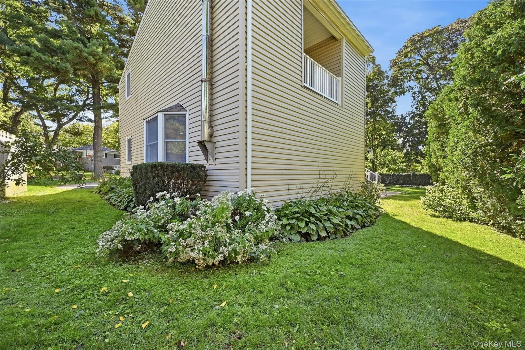 2 Milburn Lane, Huntington, NY, 4 Bedrooms Bedrooms, 8 Rooms Rooms,2 BathroomsBathrooms,Residential,For Rent,Milburn,0,1060672 2 Milburn Lane, Huntington, NY, 4 Bedrooms Bedrooms, 8 Rooms Rooms,2 BathroomsBathrooms,Residential,For Rent,Milburn,0,1060672