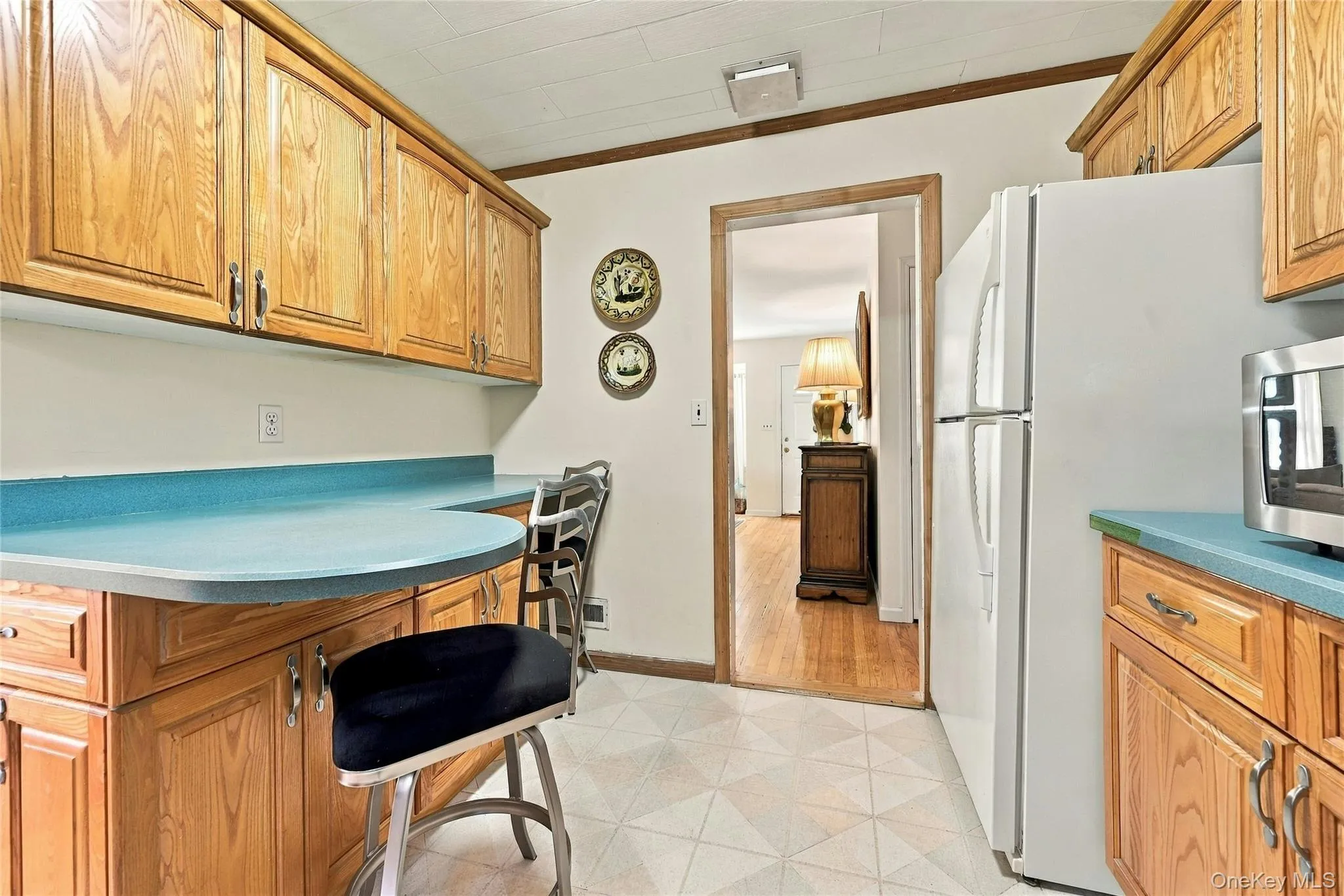 2 Milburn Lane, Huntington, NY, 4 Bedrooms Bedrooms, 8 Rooms Rooms,2 BathroomsBathrooms,Residential,For Rent,Milburn,0,1060672 2 Milburn Lane, Huntington, NY, 4 Bedrooms Bedrooms, 8 Rooms Rooms,2 BathroomsBathrooms,Residential,For Rent,Milburn,0,1060672