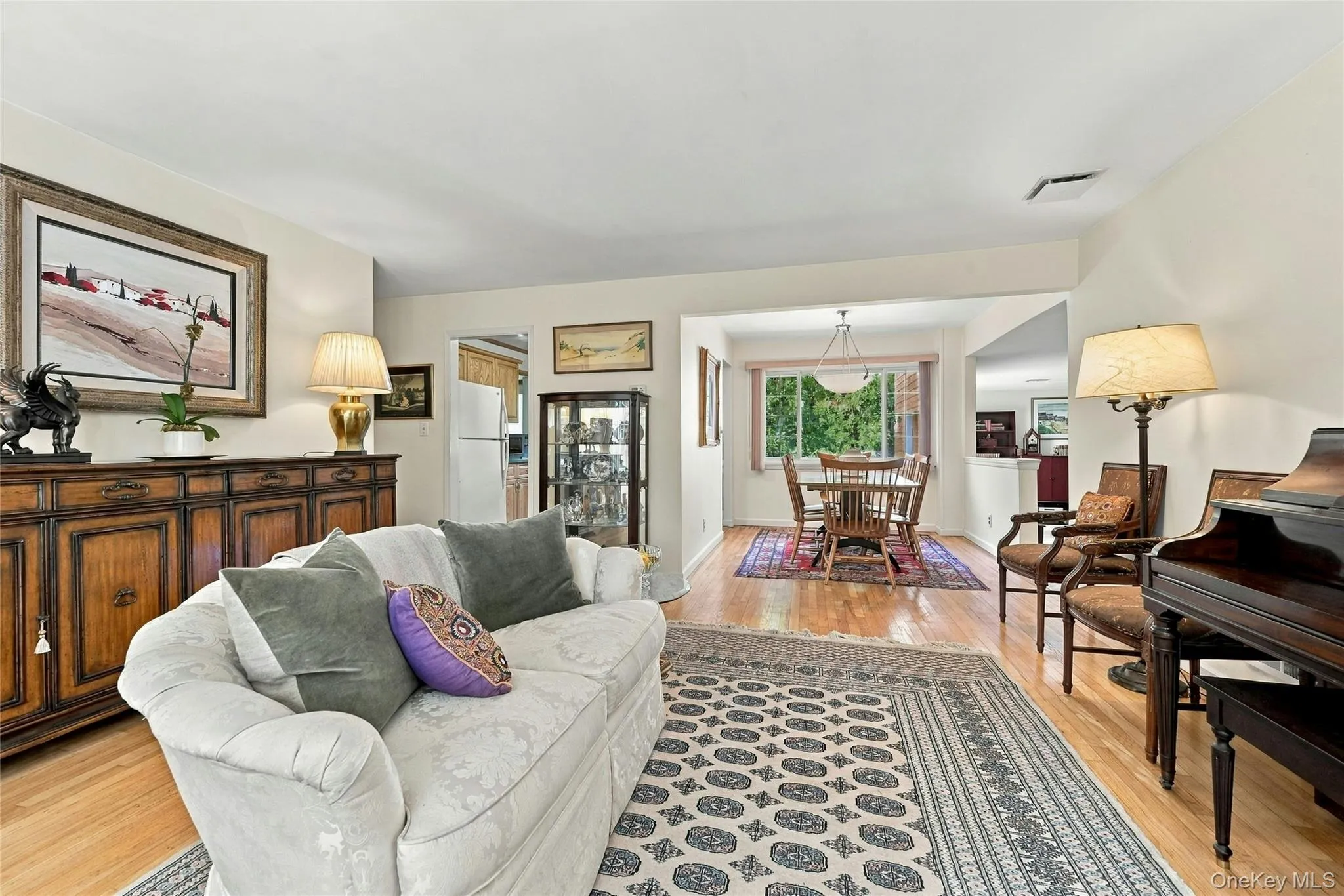 2 Milburn Lane, Huntington, NY, 4 Bedrooms Bedrooms, 8 Rooms Rooms,2 BathroomsBathrooms,Residential,For Rent,Milburn,0,1060672 2 Milburn Lane, Huntington, NY, 4 Bedrooms Bedrooms, 8 Rooms Rooms,2 BathroomsBathrooms,Residential,For Rent,Milburn,0,1060672