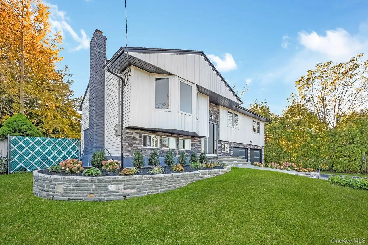 27 Clinton Lane, Oyster Bay, NY, 4 Bedrooms Bedrooms, 8 Rooms Rooms,2 BathroomsBathrooms,Residential,For Rent,Clinton,0,1060682 27 Clinton Lane, Oyster Bay, NY, 4 Bedrooms Bedrooms, 8 Rooms Rooms,2 BathroomsBathrooms,Residential,For Rent,Clinton,0,1060682