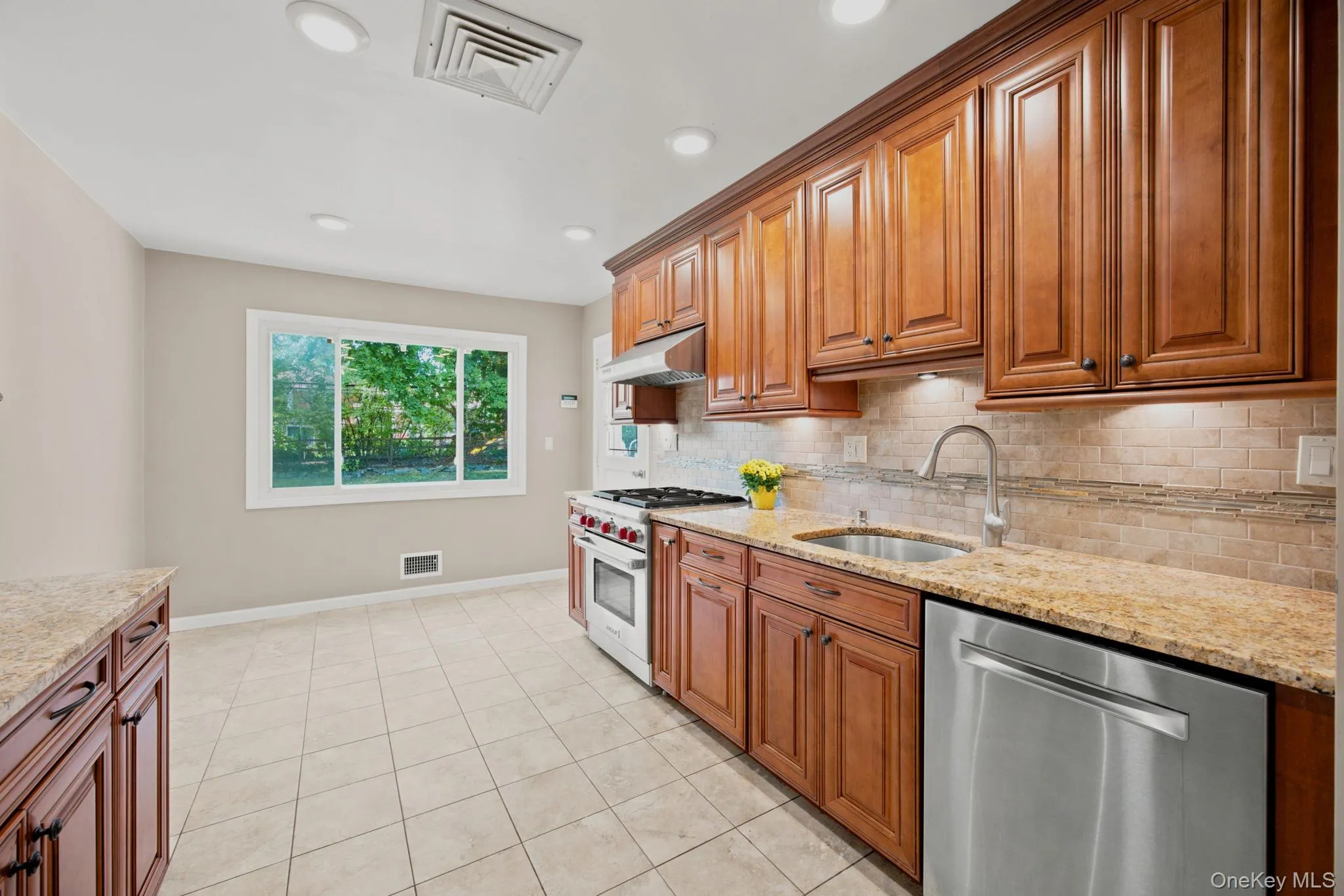 14 Fairway Drive, North Hempstead, NY, 4 Bedrooms Bedrooms, 7 Rooms Rooms,3 BathroomsBathrooms,Residential,For Rent,Fairway,0,1060694 14 Fairway Drive, North Hempstead, NY, 4 Bedrooms Bedrooms, 7 Rooms Rooms,3 BathroomsBathrooms,Residential,For Rent,Fairway,0,1060694
