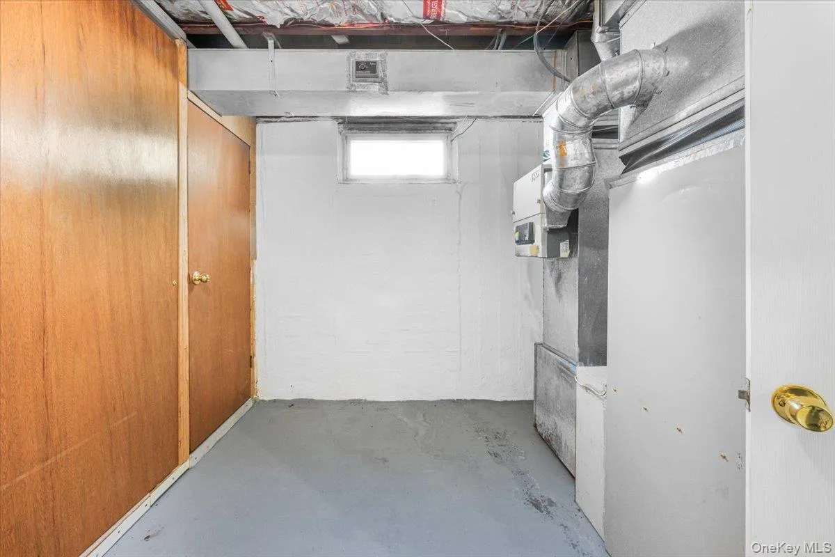 5 Edward Avenue, Oyster Bay, NY, 4 Bedrooms Bedrooms, 14 Rooms Rooms,2 BathroomsBathrooms,Residential,For Rent,Edward,0,1060698 5 Edward Avenue, Oyster Bay, NY, 4 Bedrooms Bedrooms, 14 Rooms Rooms,2 BathroomsBathrooms,Residential,For Rent,Edward,0,1060698