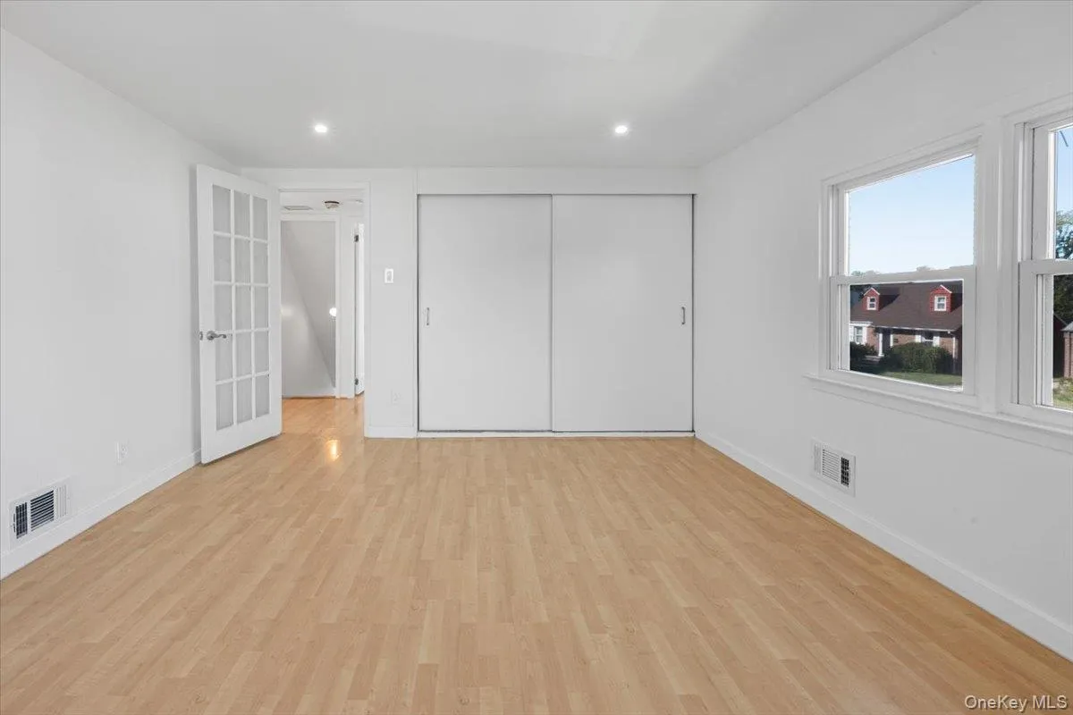 5 Edward Avenue, Oyster Bay, NY, 4 Bedrooms Bedrooms, 14 Rooms Rooms,2 BathroomsBathrooms,Residential,For Rent,Edward,0,1060698 5 Edward Avenue, Oyster Bay, NY, 4 Bedrooms Bedrooms, 14 Rooms Rooms,2 BathroomsBathrooms,Residential,For Rent,Edward,0,1060698