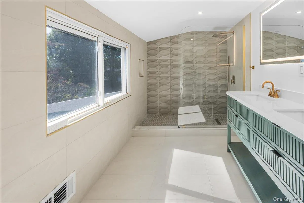 5 Edward Avenue, Oyster Bay, NY, 4 Bedrooms Bedrooms, 14 Rooms Rooms,2 BathroomsBathrooms,Residential,For Rent,Edward,0,1060698 5 Edward Avenue, Oyster Bay, NY, 4 Bedrooms Bedrooms, 14 Rooms Rooms,2 BathroomsBathrooms,Residential,For Rent,Edward,0,1060698
