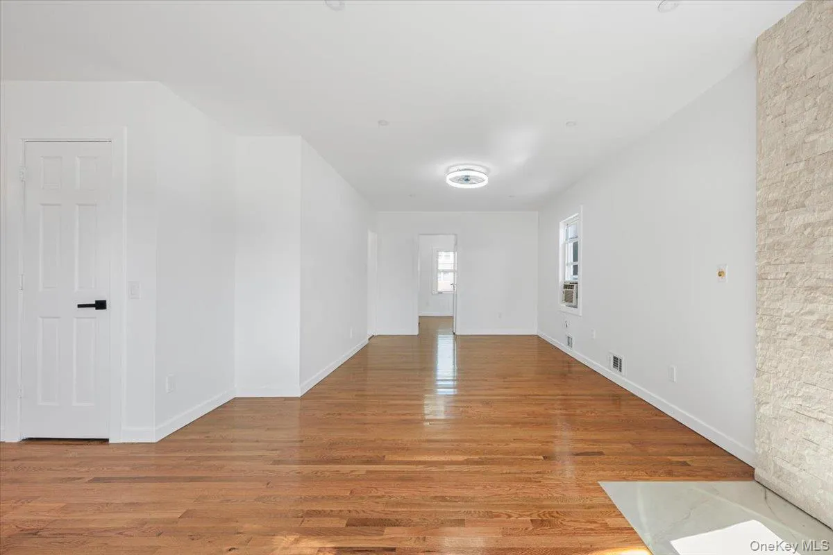 5 Edward Avenue, Oyster Bay, NY, 4 Bedrooms Bedrooms, 14 Rooms Rooms,2 BathroomsBathrooms,Residential,For Rent,Edward,0,1060698 5 Edward Avenue, Oyster Bay, NY, 4 Bedrooms Bedrooms, 14 Rooms Rooms,2 BathroomsBathrooms,Residential,For Rent,Edward,0,1060698