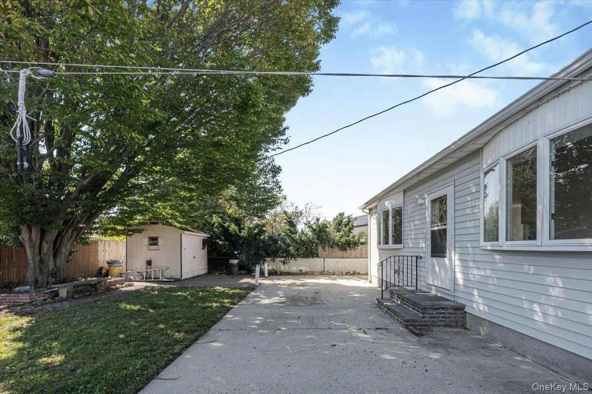 5 Edward Avenue, Oyster Bay, NY, 4 Bedrooms Bedrooms, 14 Rooms Rooms,2 BathroomsBathrooms,Residential,For Rent,Edward,0,1060698 5 Edward Avenue, Oyster Bay, NY, 4 Bedrooms Bedrooms, 14 Rooms Rooms,2 BathroomsBathrooms,Residential,For Rent,Edward,0,1060698