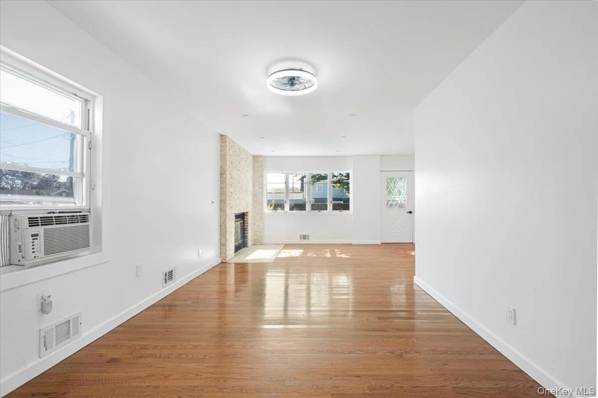 5 Edward Avenue, Oyster Bay, NY, 4 Bedrooms Bedrooms, 14 Rooms Rooms,2 BathroomsBathrooms,Residential,For Rent,Edward,0,1060698 5 Edward Avenue, Oyster Bay, NY, 4 Bedrooms Bedrooms, 14 Rooms Rooms,2 BathroomsBathrooms,Residential,For Rent,Edward,0,1060698