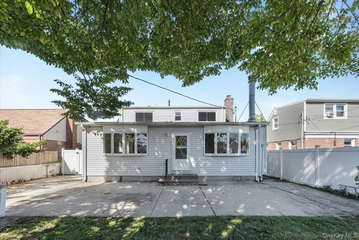5 Edward Avenue, Oyster Bay, NY, 4 Bedrooms Bedrooms, 14 Rooms Rooms,2 BathroomsBathrooms,Residential,For Rent,Edward,0,1060698 5 Edward Avenue, Oyster Bay, NY, 4 Bedrooms Bedrooms, 14 Rooms Rooms,2 BathroomsBathrooms,Residential,For Rent,Edward,0,1060698