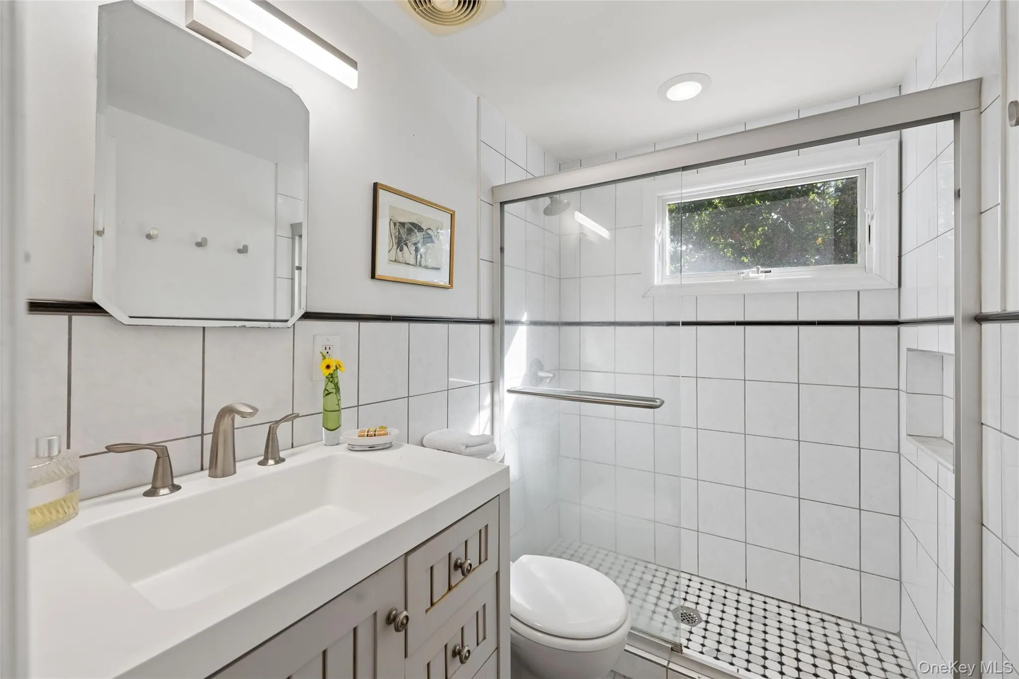27 Ocean Avenue, Southampton, NY, 2 Bedrooms Bedrooms, 5 Rooms Rooms,1 BathroomBathrooms,Residential,For Rent,Ocean,0,1060700 27 Ocean Avenue, Southampton, NY, 2 Bedrooms Bedrooms, 5 Rooms Rooms,1 BathroomBathrooms,Residential,For Rent,Ocean,0,1060700