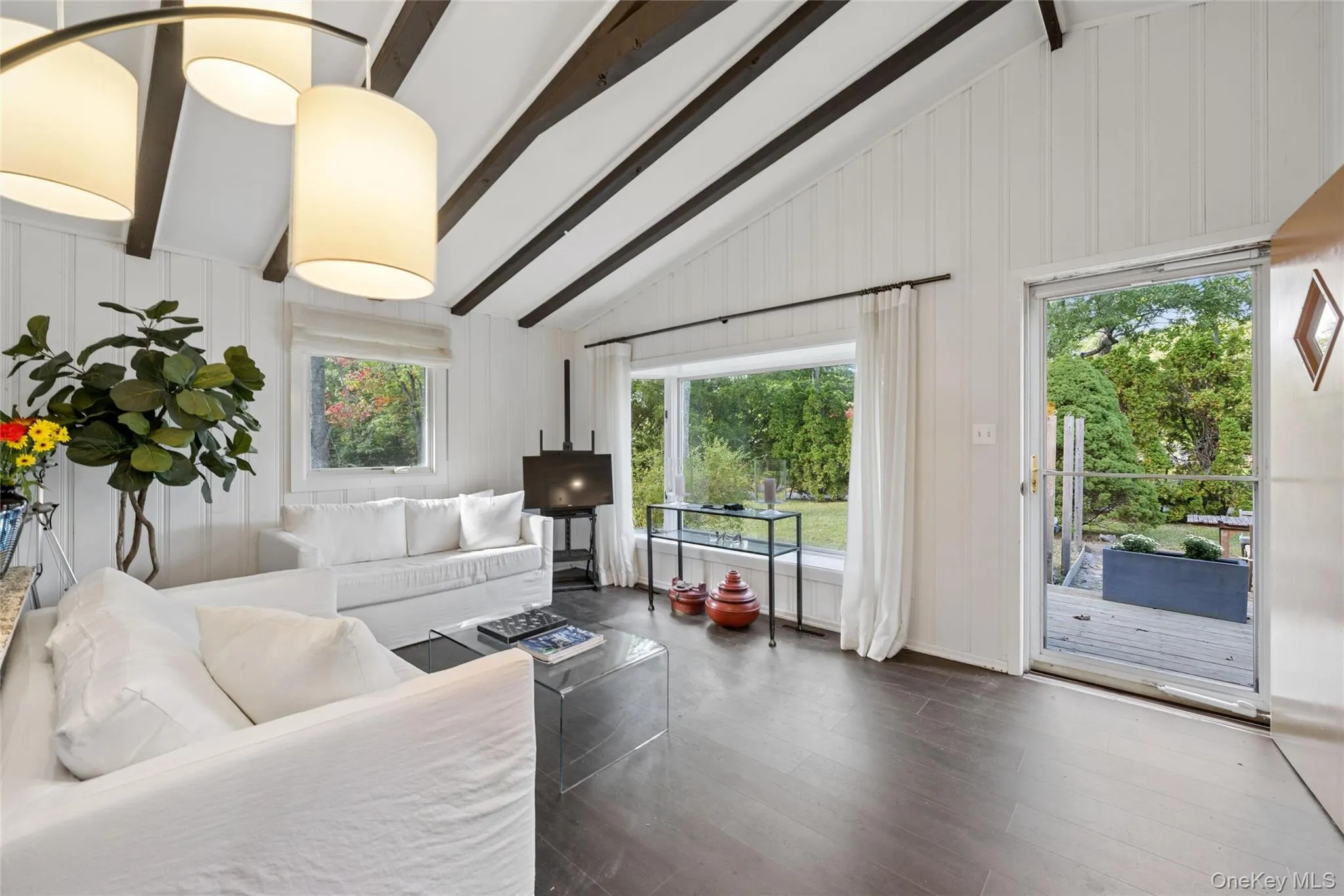 27 Ocean Avenue, Southampton, NY, 2 Bedrooms Bedrooms, 5 Rooms Rooms,1 BathroomBathrooms,Residential,For Rent,Ocean,0,1060700 27 Ocean Avenue, Southampton, NY, 2 Bedrooms Bedrooms, 5 Rooms Rooms,1 BathroomBathrooms,Residential,For Rent,Ocean,0,1060700
