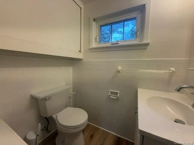 Spacious built in for extra storage~! Spacious built in for extra storage~!