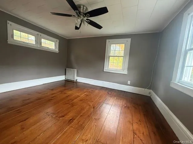1st bedroom on main floor. 1st bedroom on main floor.