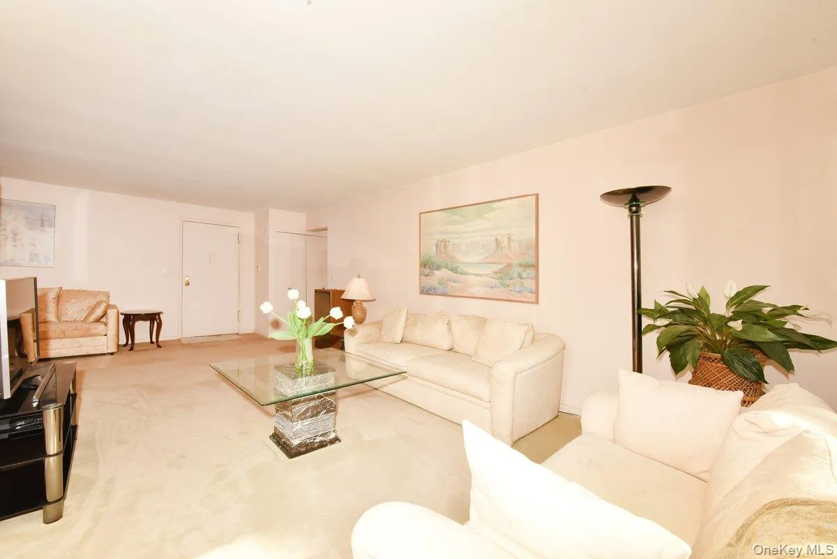 6 Birchwood Court, Hempstead, NY, 1 Bedroom Bedrooms, 5 Rooms Rooms,1 BathroomBathrooms,Residential,For Rent,Birchwood,0,1060738 6 Birchwood Court, Hempstead, NY, 1 Bedroom Bedrooms, 5 Rooms Rooms,1 BathroomBathrooms,Residential,For Rent,Birchwood,0,1060738