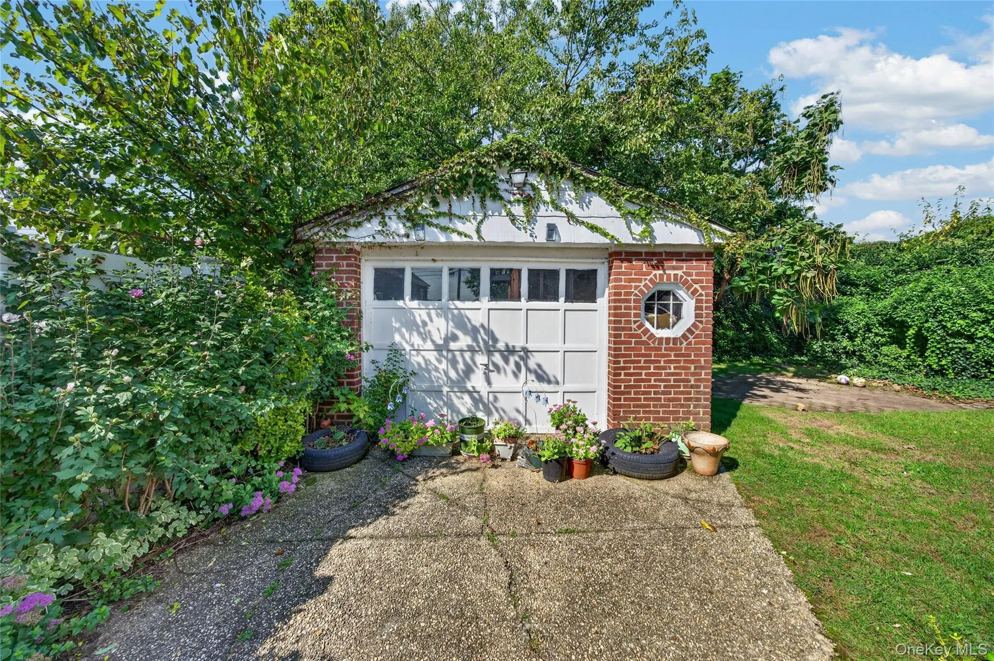 31 Circle Drive, Hempstead, NY, 3 Bedrooms Bedrooms, 6 Rooms Rooms,1 BathroomBathrooms,Residential,For Rent,Circle,0,1060752 31 Circle Drive, Hempstead, NY, 3 Bedrooms Bedrooms, 6 Rooms Rooms,1 BathroomBathrooms,Residential,For Rent,Circle,0,1060752
