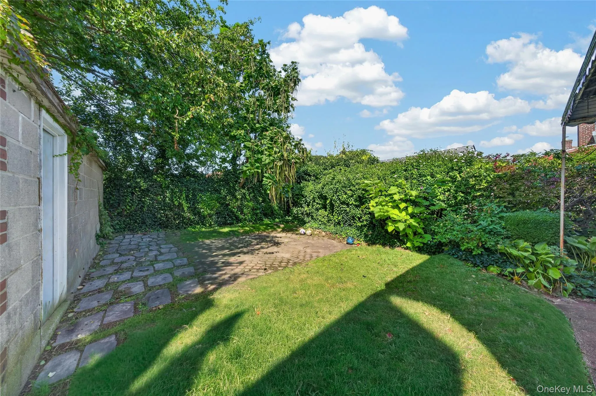 31 Circle Drive, Hempstead, NY, 3 Bedrooms Bedrooms, 6 Rooms Rooms,1 BathroomBathrooms,Residential,For Rent,Circle,0,1060752 31 Circle Drive, Hempstead, NY, 3 Bedrooms Bedrooms, 6 Rooms Rooms,1 BathroomBathrooms,Residential,For Rent,Circle,0,1060752