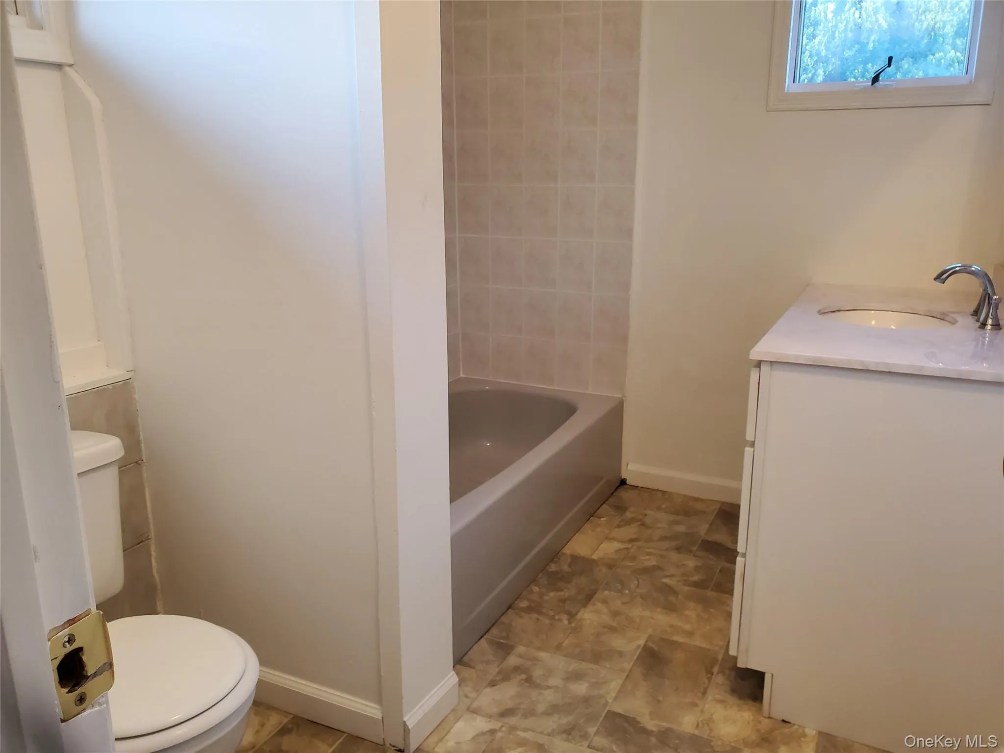 12 Narcissus Road, Brookhaven, NY, 4 Bedrooms Bedrooms, 7 Rooms Rooms,2 BathroomsBathrooms,Residential,For Rent,Narcissus,0,1060753 12 Narcissus Road, Brookhaven, NY, 4 Bedrooms Bedrooms, 7 Rooms Rooms,2 BathroomsBathrooms,Residential,For Rent,Narcissus,0,1060753