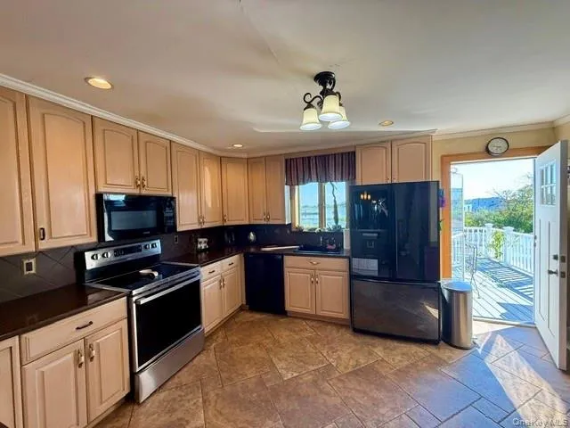 1424 Cross Bay Boulevard, New York, NY, 4 Bedrooms Bedrooms, 6 Rooms Rooms,2 BathroomsBathrooms,Residential,For Rent,Cross Bay,0,1060754 1424 Cross Bay Boulevard, New York, NY, 4 Bedrooms Bedrooms, 6 Rooms Rooms,2 BathroomsBathrooms,Residential,For Rent,Cross Bay,0,1060754