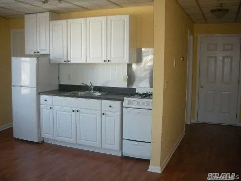 224 Main Street, Brookhaven, NY, 1 Bedroom Bedrooms, 3 Room Rooms,1 BathroomBathrooms,Residential Lease,For Rent,Main,0,1060757 224 Main Street, Brookhaven, NY, 1 Bedroom Bedrooms, 3 Room Rooms,1 BathroomBathrooms,Residential Lease,For Rent,Main,0,1060757