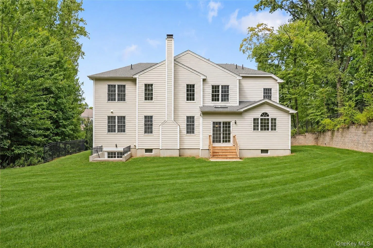 11 Fraydun Lane, Greenburgh, NY, 5 Bedrooms Bedrooms, 11 Rooms Rooms,5 BathroomsBathrooms,Residential,For Rent,Fraydun,0,1060760 11 Fraydun Lane, Greenburgh, NY, 5 Bedrooms Bedrooms, 11 Rooms Rooms,5 BathroomsBathrooms,Residential,For Rent,Fraydun,0,1060760