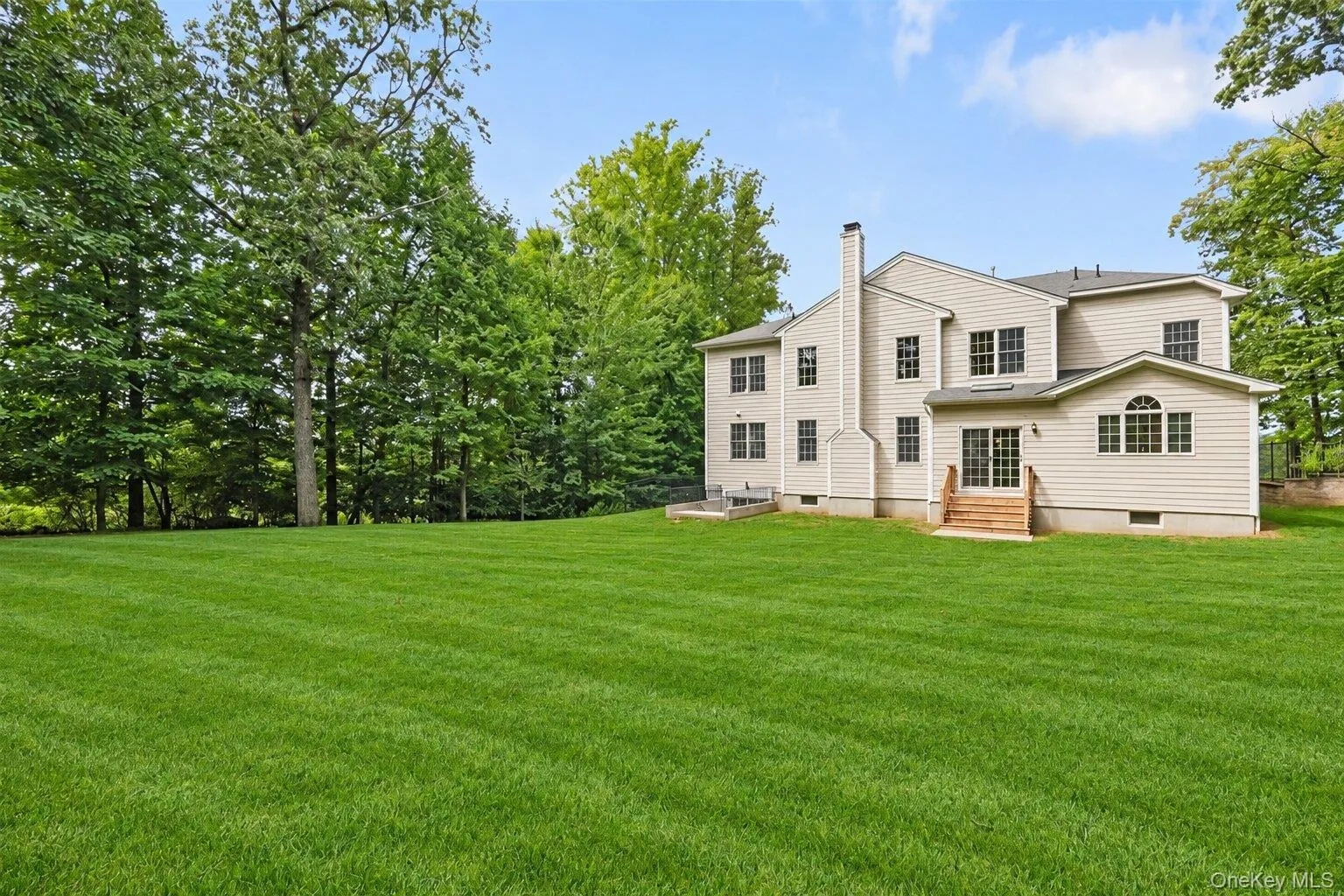 11 Fraydun Lane, Greenburgh, NY, 5 Bedrooms Bedrooms, 11 Rooms Rooms,5 BathroomsBathrooms,Residential,For Rent,Fraydun,0,1060760 11 Fraydun Lane, Greenburgh, NY, 5 Bedrooms Bedrooms, 11 Rooms Rooms,5 BathroomsBathrooms,Residential,For Rent,Fraydun,0,1060760